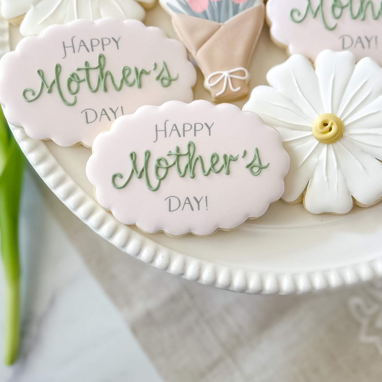 Mother's Day Set | Fresh Flowers - Southern Sugar Bakery